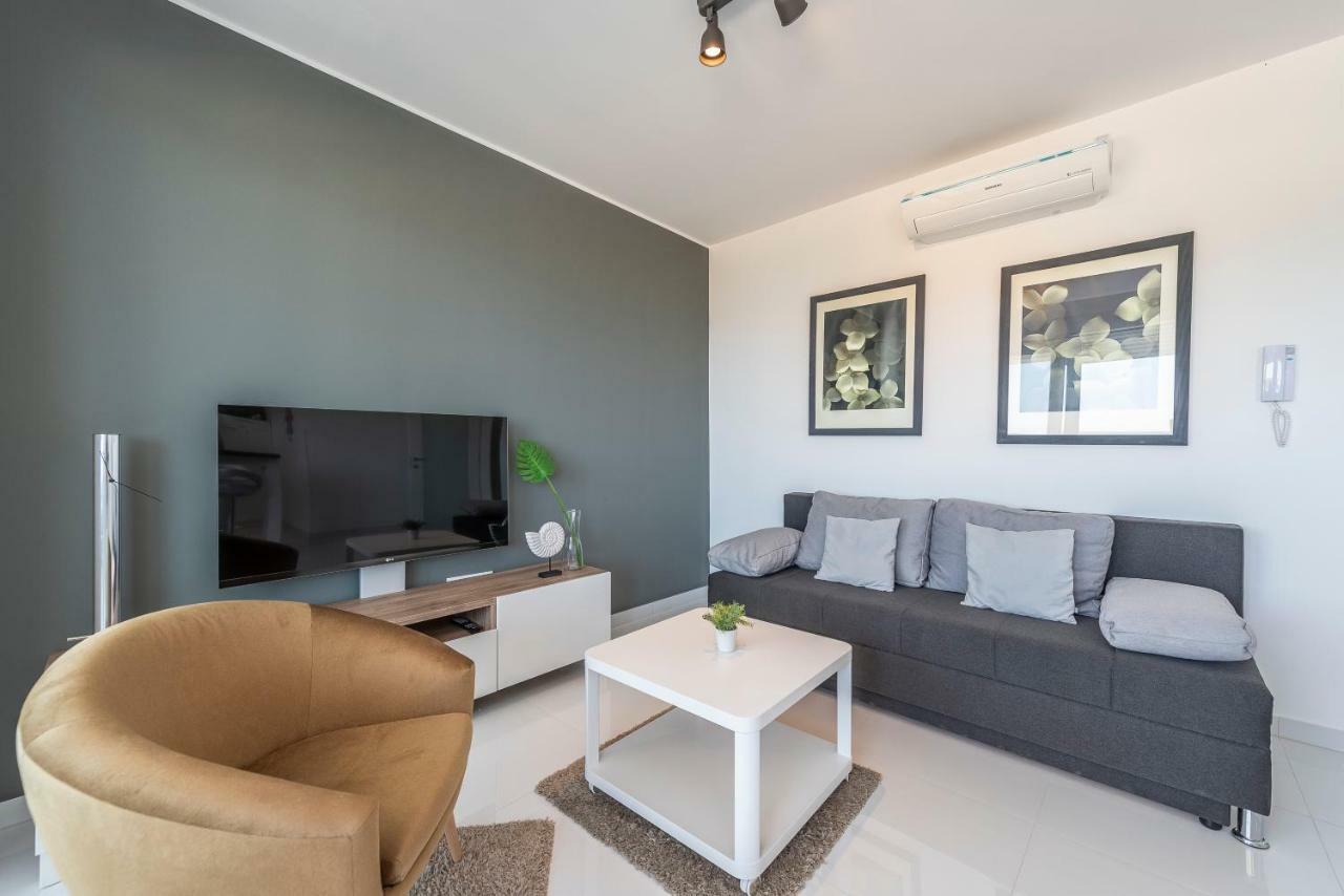 Adris 2 Luxury Modern Apartment With A Pool 诺瓦利娅 外观 照片