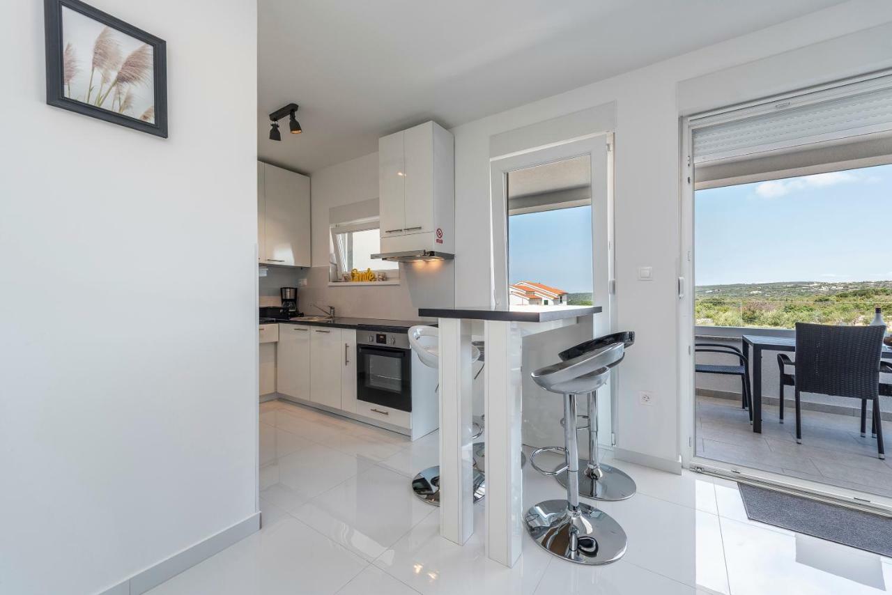 Adris 2 Luxury Modern Apartment With A Pool 诺瓦利娅 外观 照片