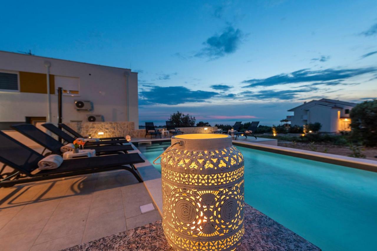 Adris 2 Luxury Modern Apartment With A Pool 诺瓦利娅 外观 照片